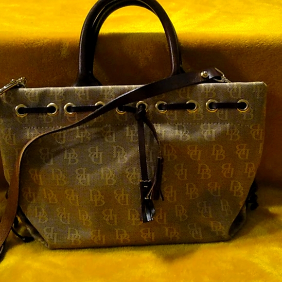Dooney & Bourke Handbags - Dooney bourke